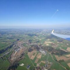 Flugwegposition um 15:57:04: Aufgenommen in der Nähe von Gemeinde Vöcklamarkt, Österreich in 1471 Meter
